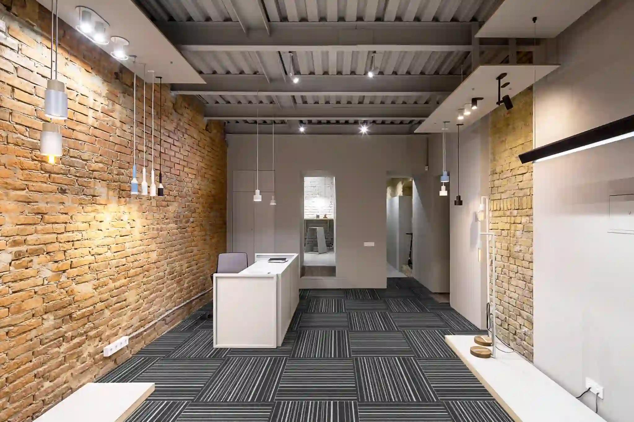 Merge-1012-QT--2048x1365-ezgif.com-jpg-to-webp-converter موکت تایل اداری Merge